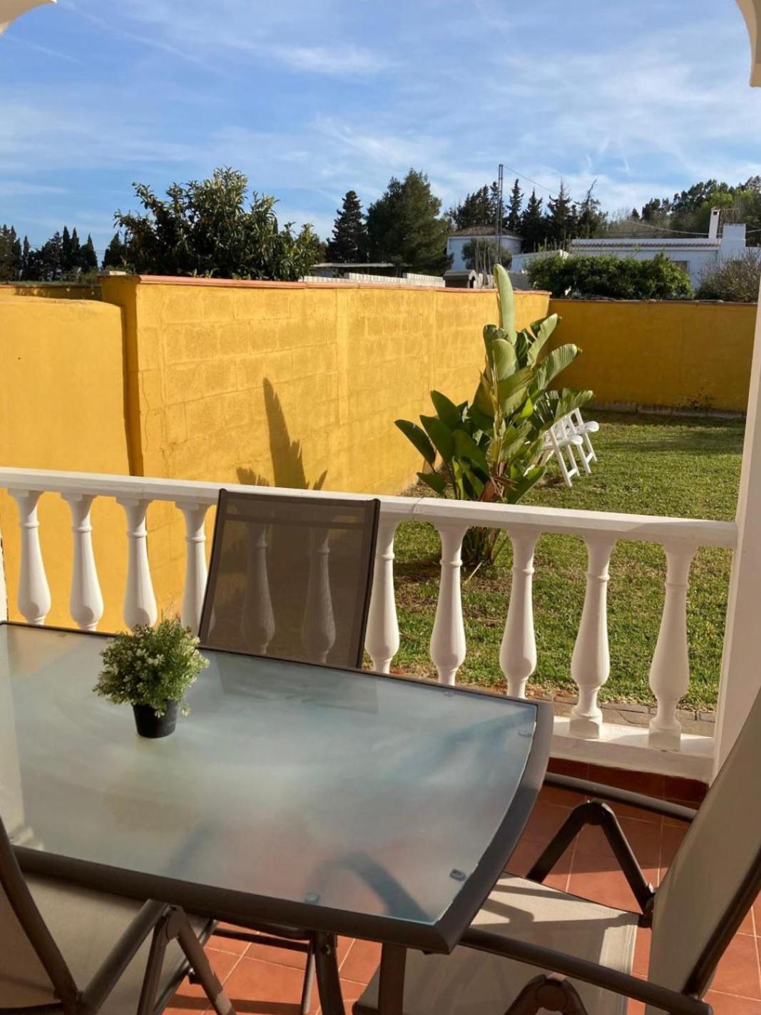 Hostal Del Faro Conil De La Frontera Esterno foto