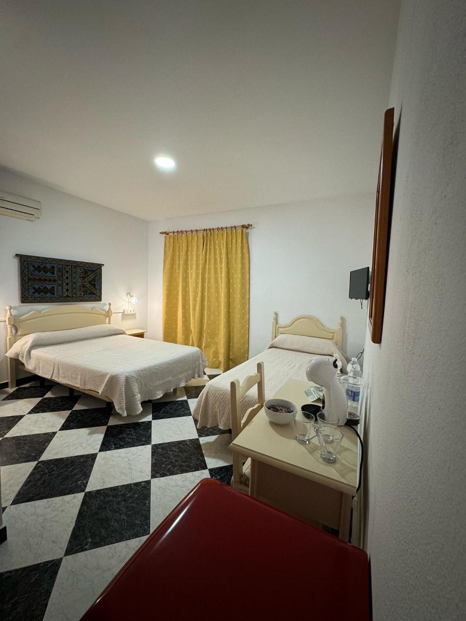 Hostal Del Faro Conil De La Frontera Esterno foto